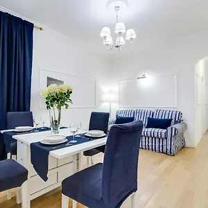 Trevi Fountain Modern Apartment Rome